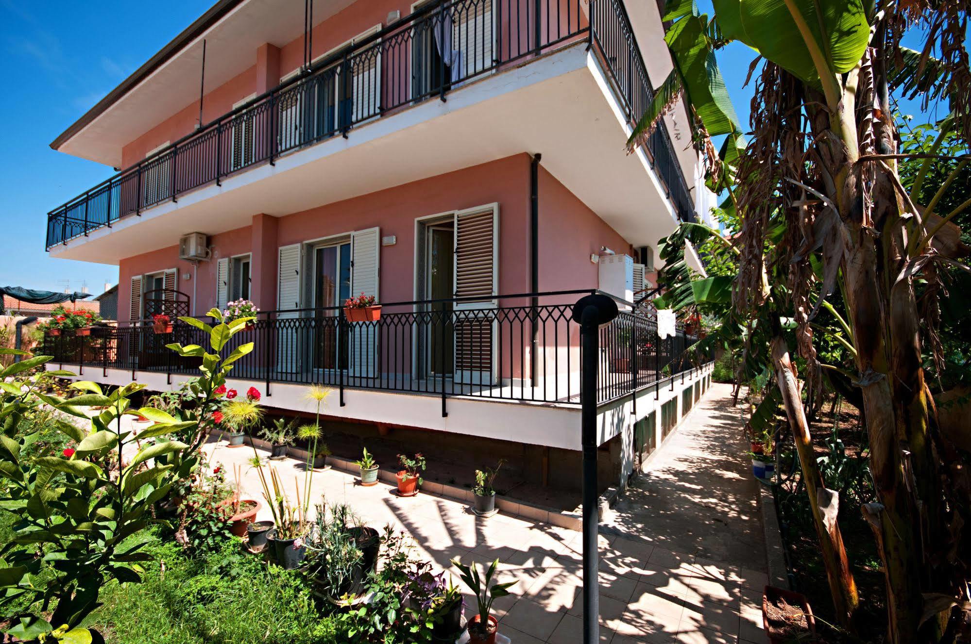 Kosmos Bed & Breakfast Syracuse Ngoại thất bức ảnh