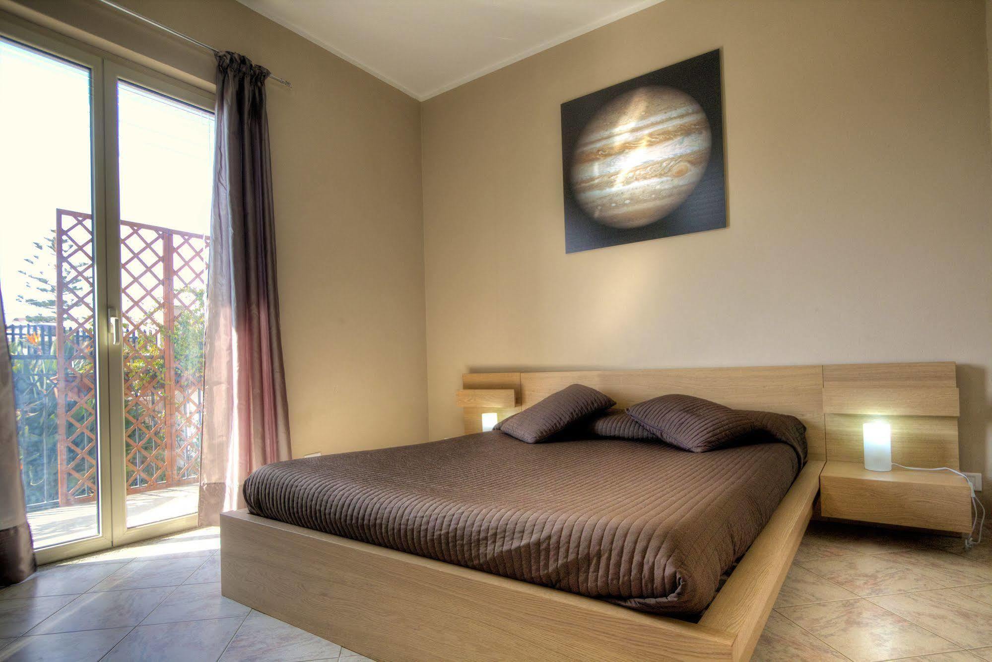 Kosmos Bed & Breakfast Syracuse Ngoại thất bức ảnh