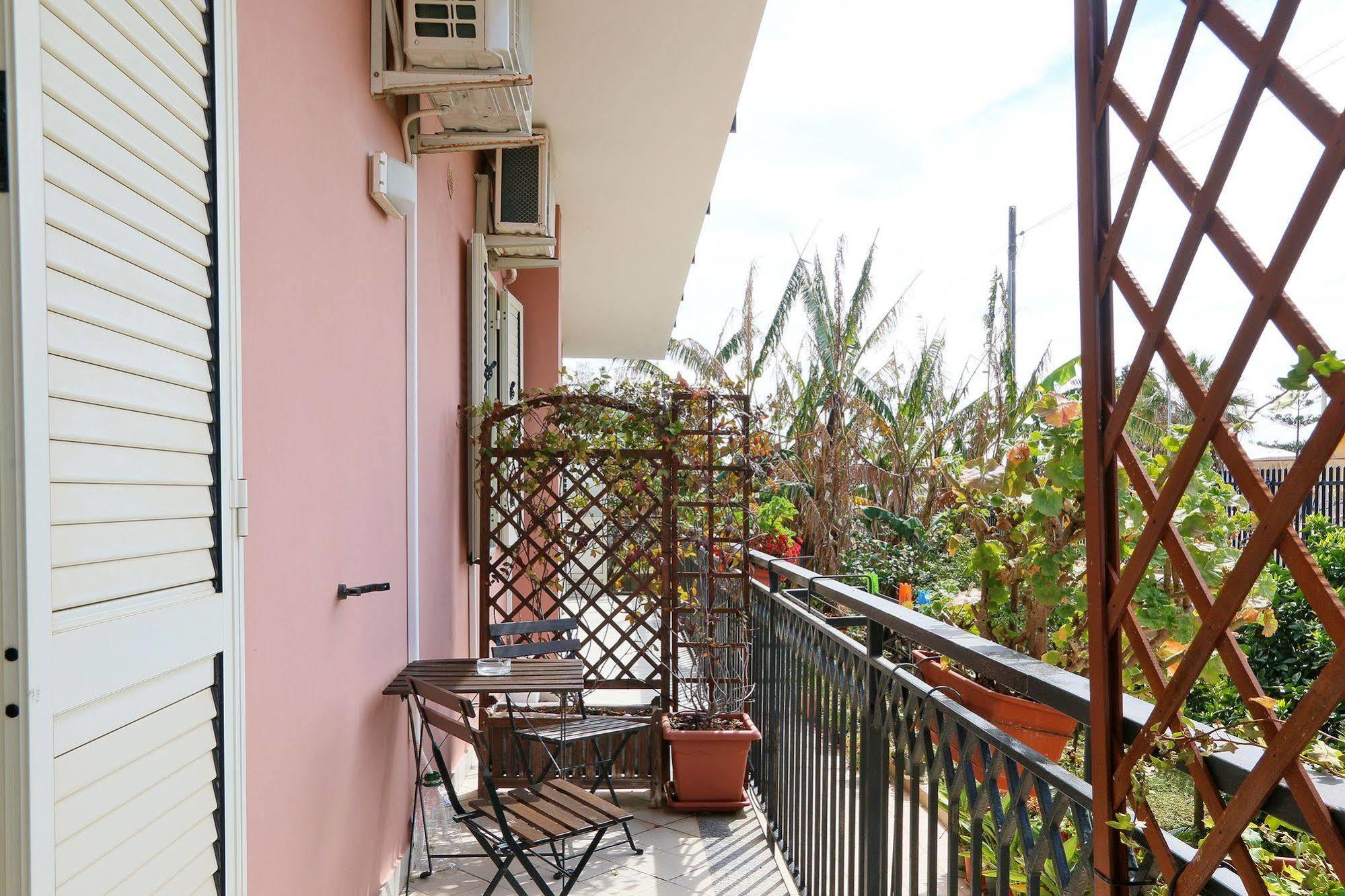 Kosmos Bed & Breakfast Syracuse Ngoại thất bức ảnh
